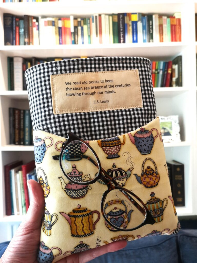 Making Book Sleeves - Juki Club in Free Printable Book Sleeve Pattern