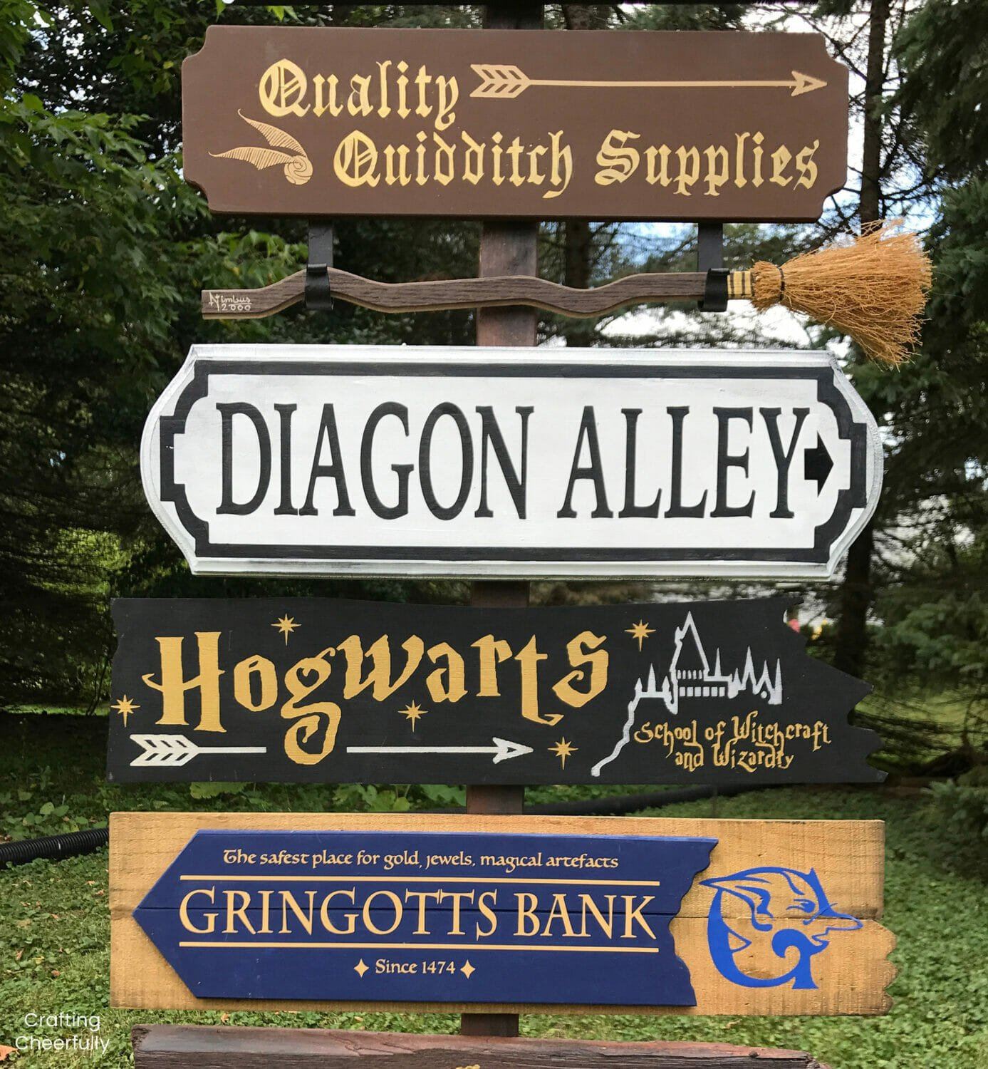 How To Make A Diy Harry Potter Directional Sign For A Wedding Or Party for Harry Potter Directional Sign Printable Free