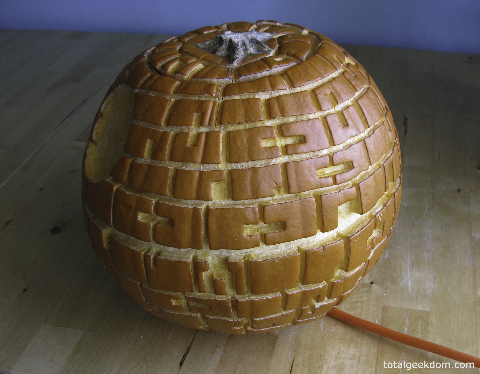 Star Wars Death Star Pumpkin Carving With Cfl Powered Bulb | Total pertaining to Printable Death Star Pumpkin Stencil